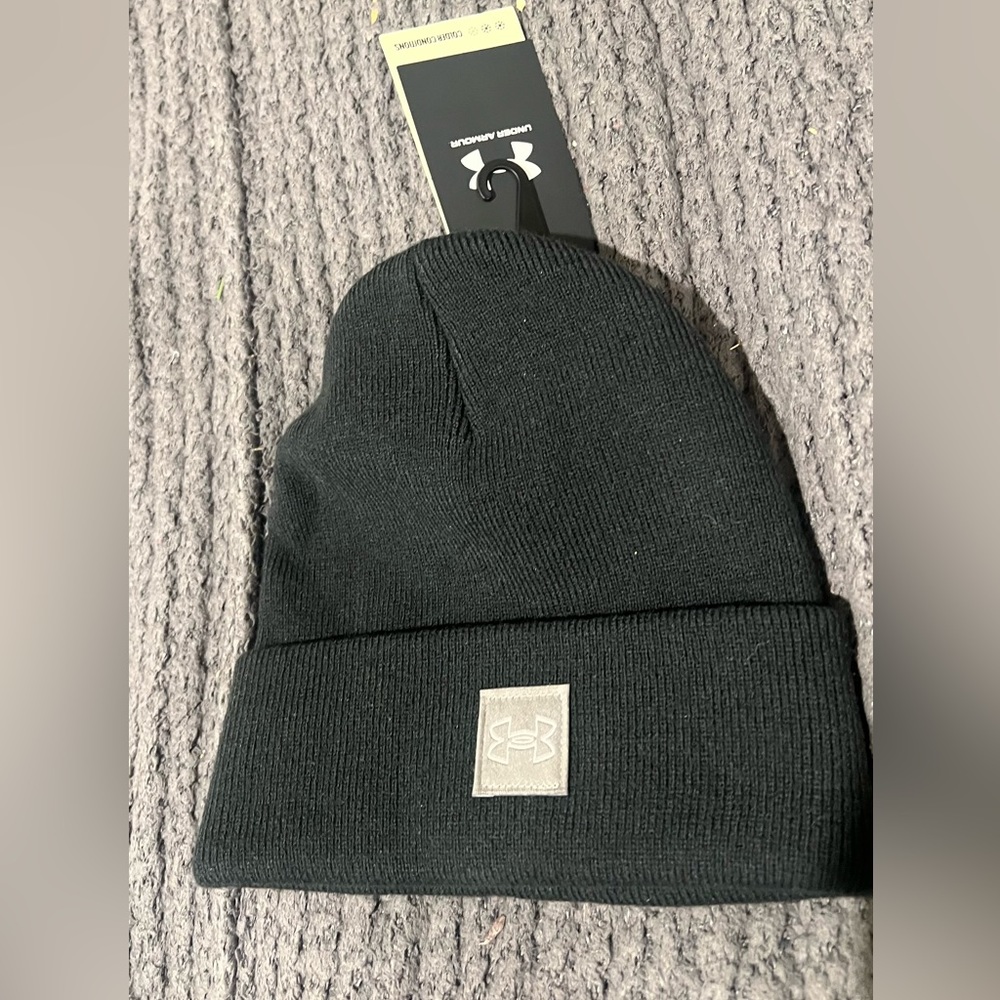 Black Under Armor beanie. Never worn